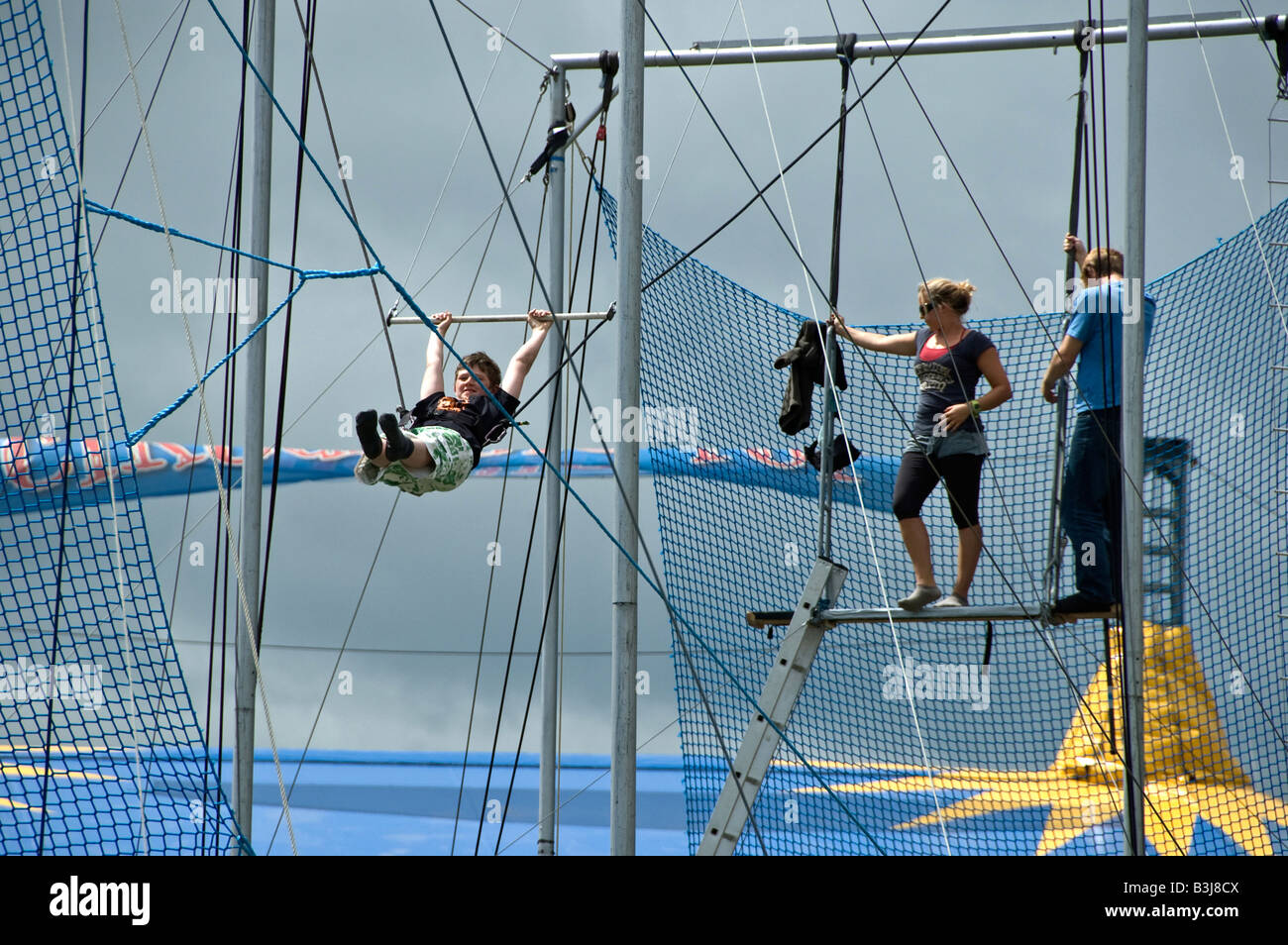 Trapeze net hi-res stock photography and images - Alamy