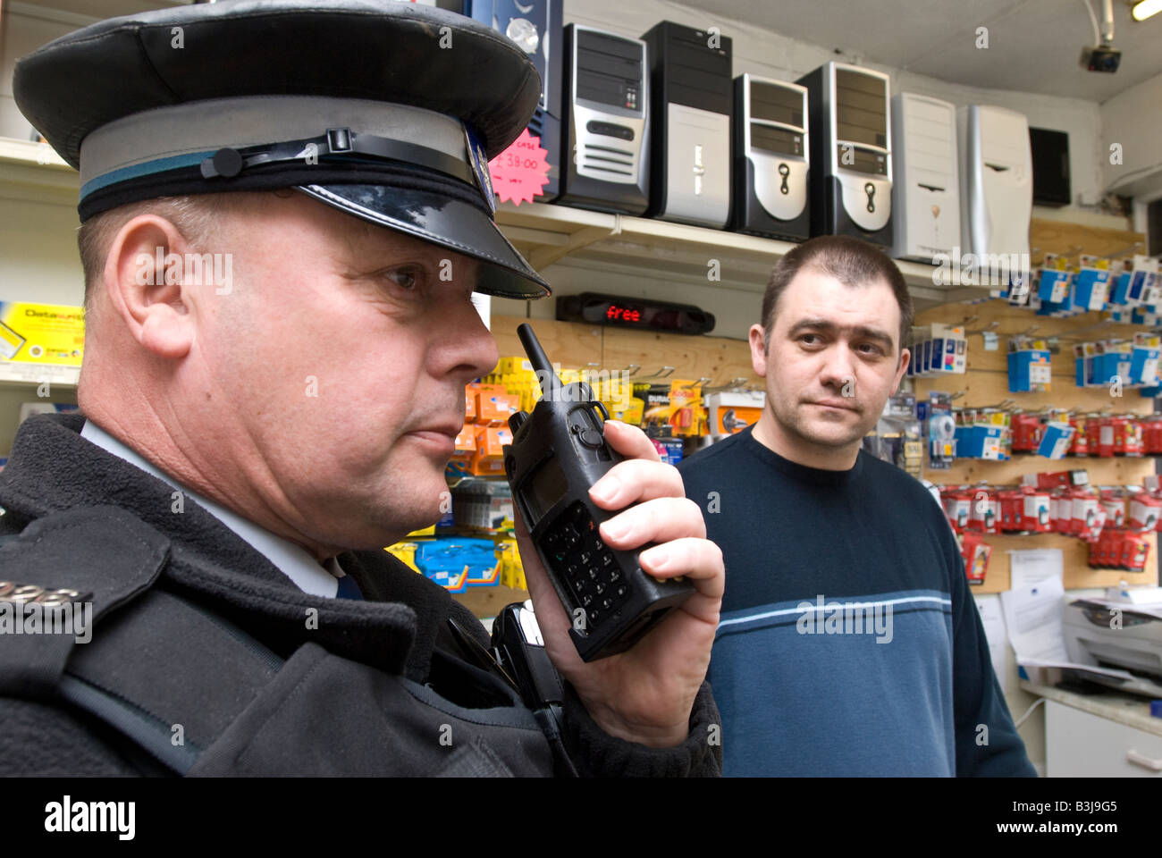 police-community-support-officer-talking-on-his-radio-stock-photo-alamy