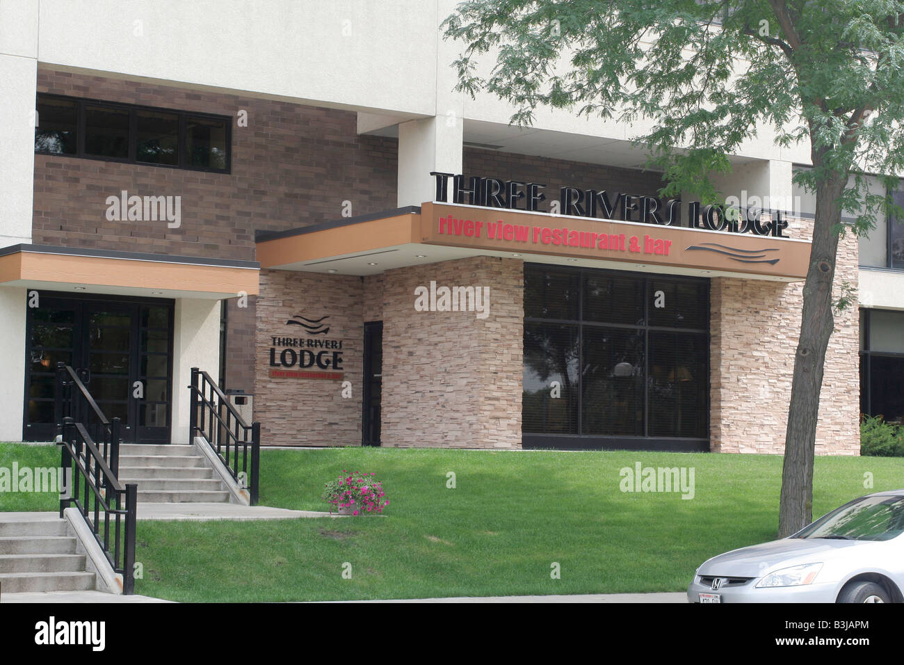 Three Rivers Lodge and river view restaurant and bar La Crosse ...