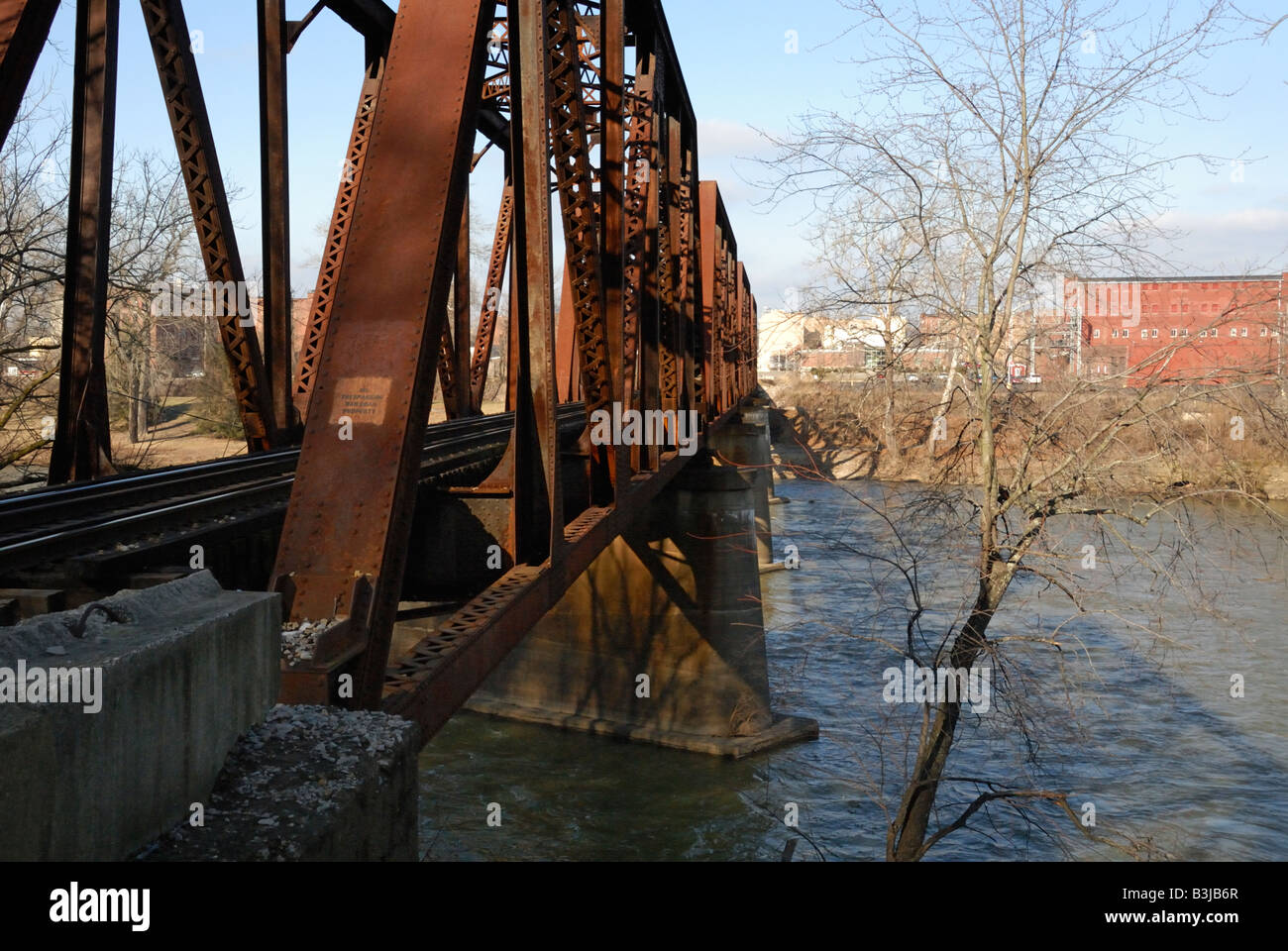Railroad bridge over the Muskingum river in Zanesville Ohio Stock Photo Alamy