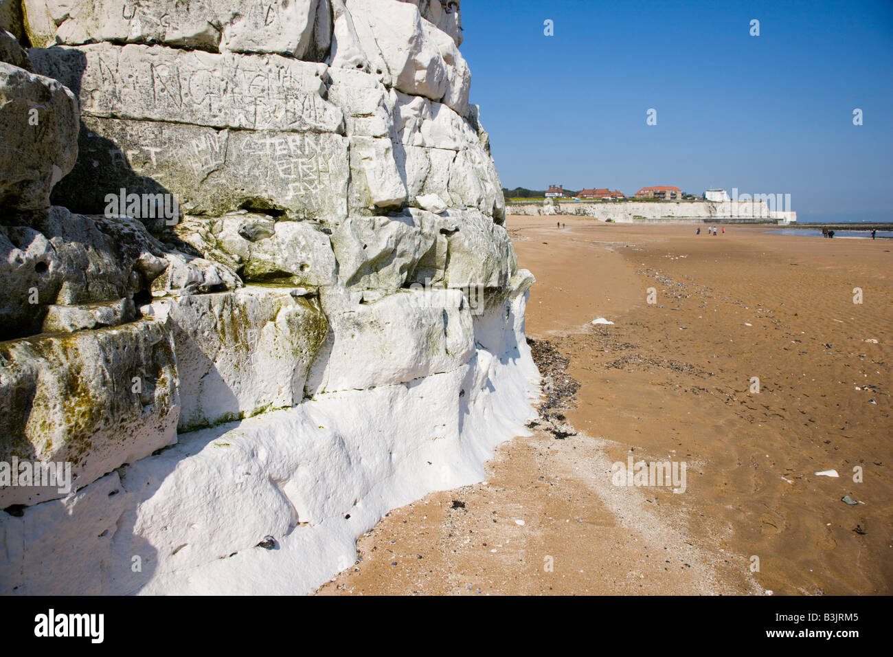 White chalk cliffs at Joss Bay in Kent Stock Photo
