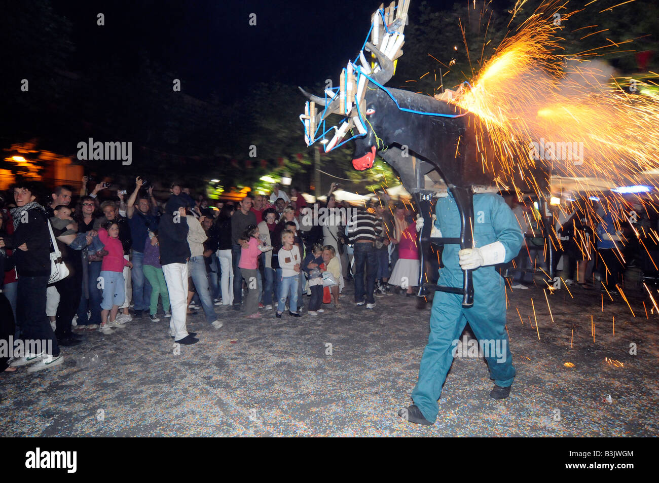 Toro De Fuego Hi res Stock Photography And Images Alamy