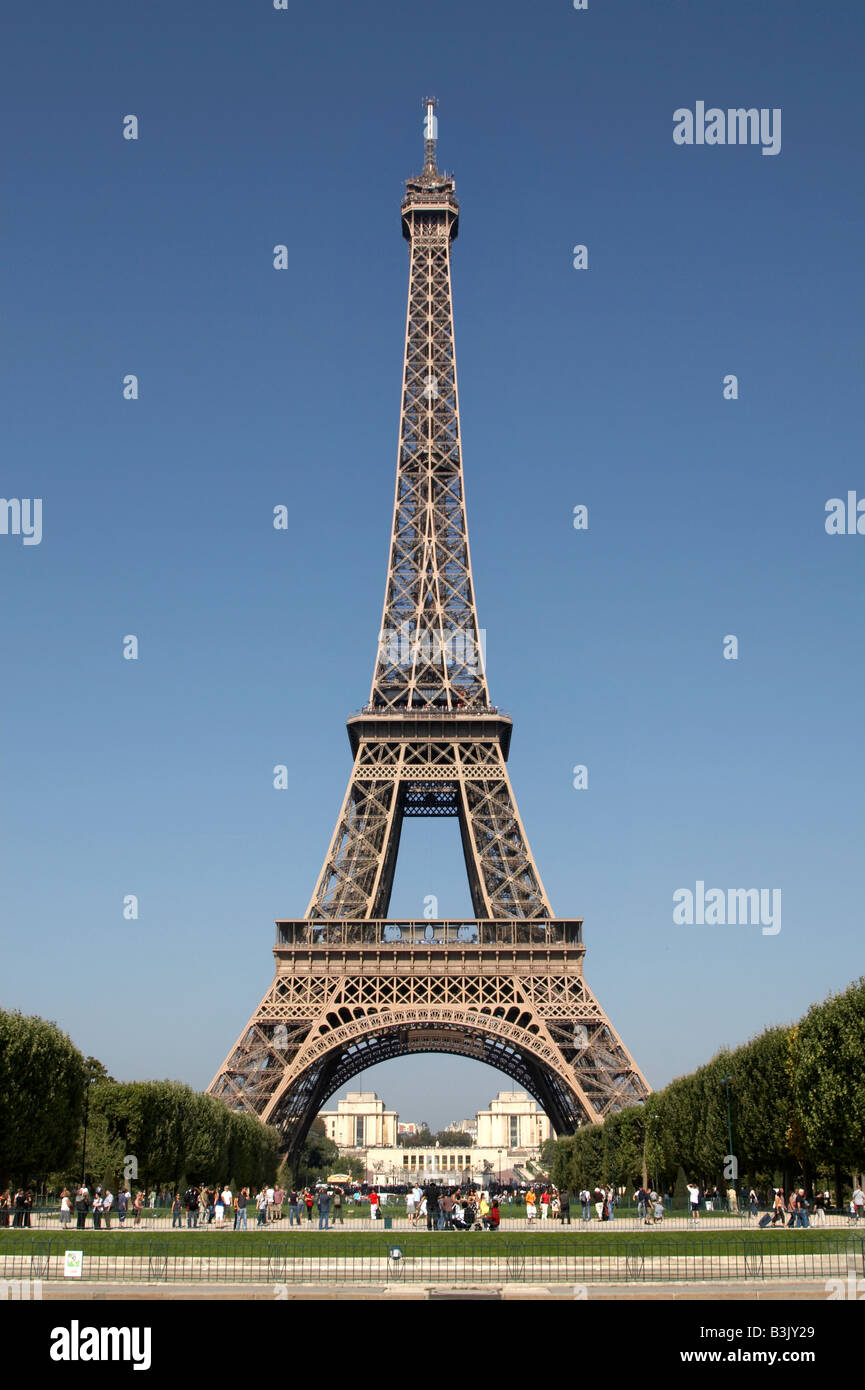 The Eiffel Tower viewed from Parc du Champs de Mars, Paris Stock Photo
