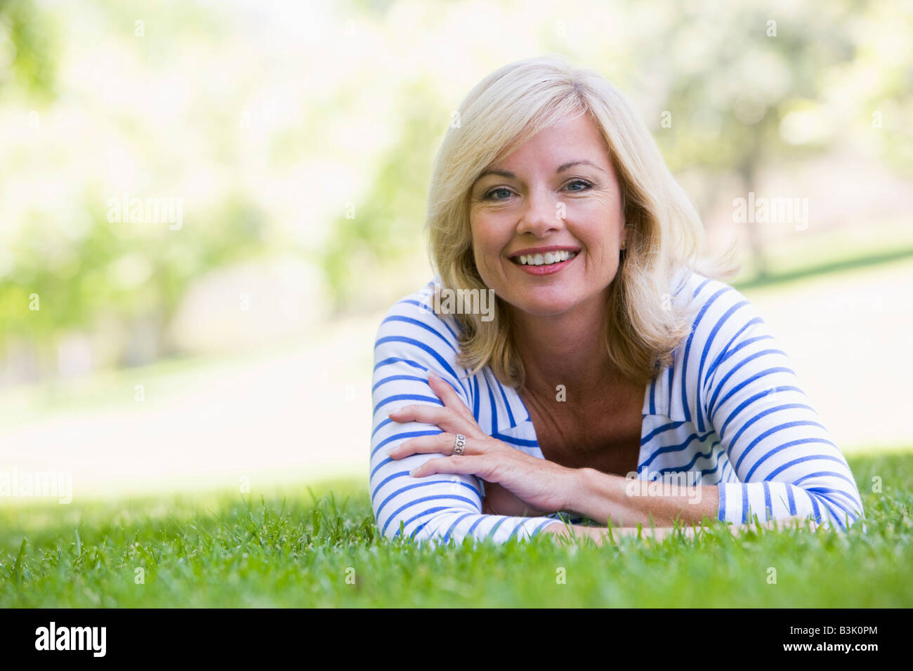 40s female smiling hi-res stock photography and images - Alamy