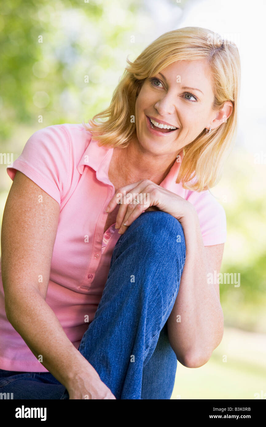 40s female smiling hi-res stock photography and images - Alamy