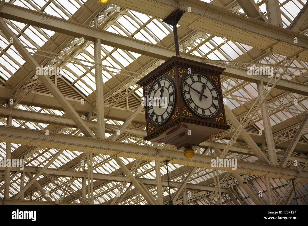 Large clock in Central Railway station Glasgow Scotland Stock Photo Alamy