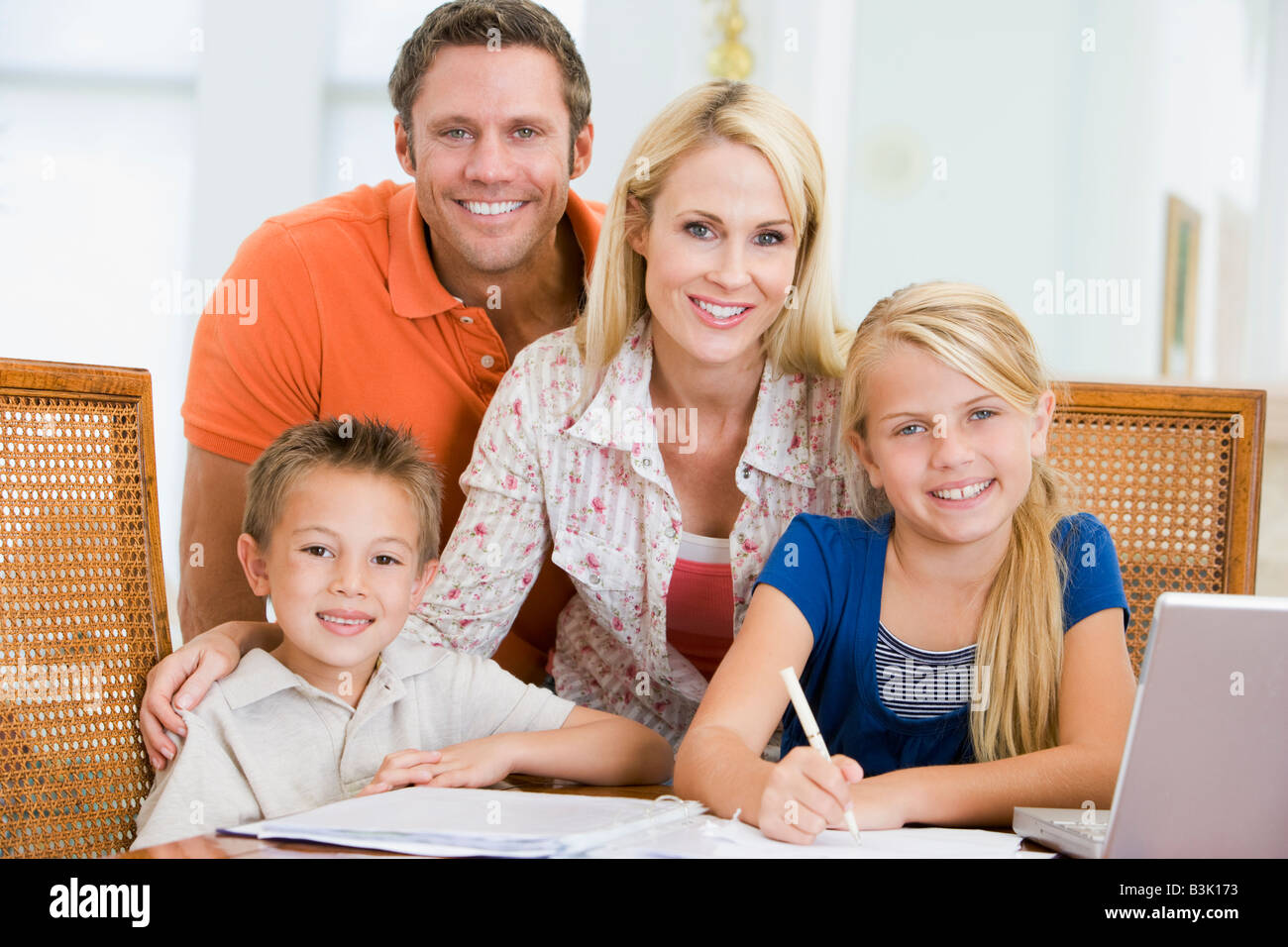 Parenting running. The circle of kindness. The circle of kindness. Воспитание ребенка. Attending parent.