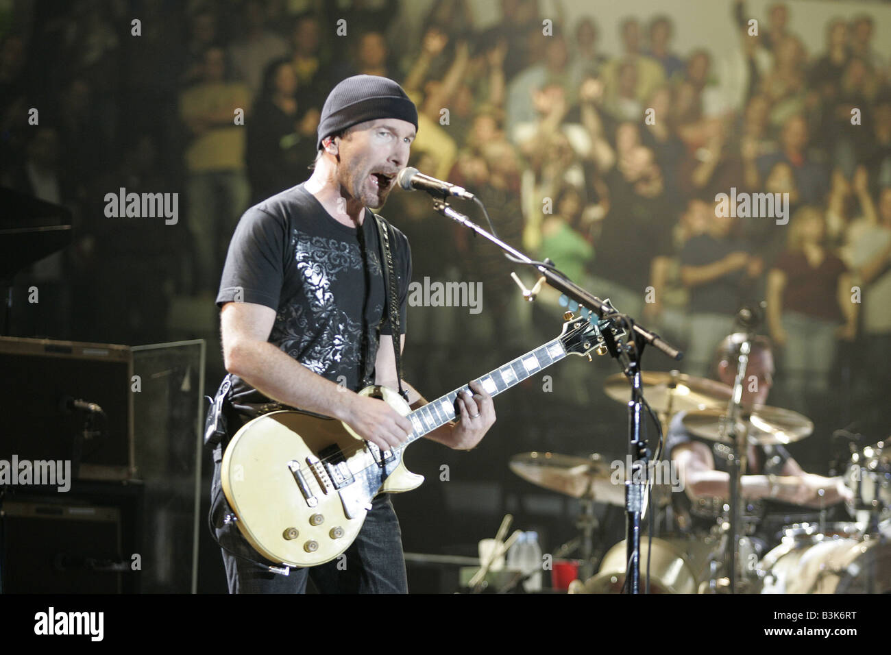 U2 irish rock group edge hi-res stock photography and images - Alamy
