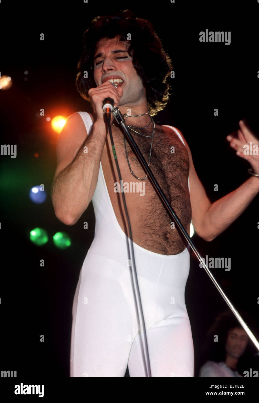 Freddie mercury 1977 hi-res stock photography and images - Alamy