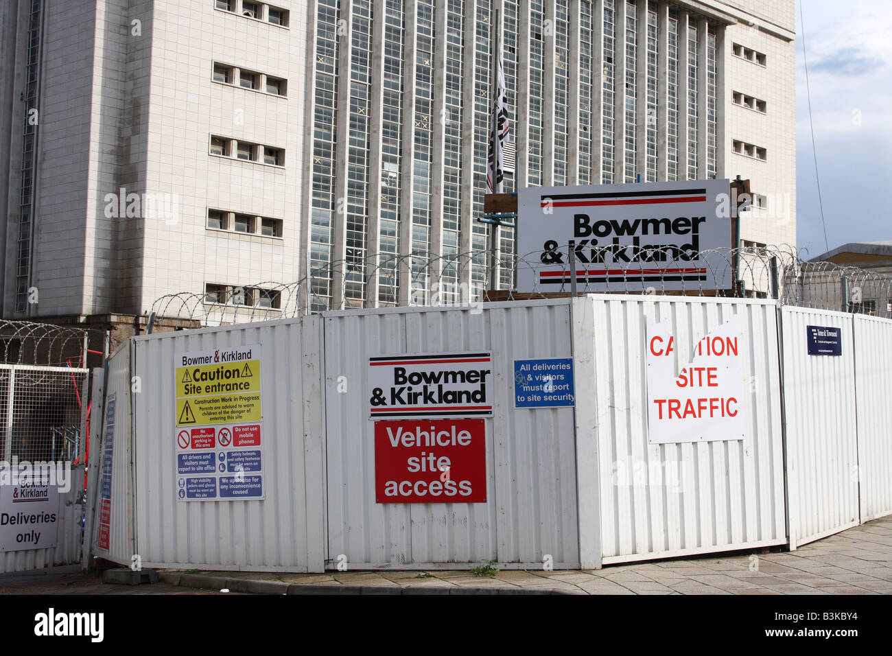 A Bowmer & Kirkland construction site Stock Photo Alamy