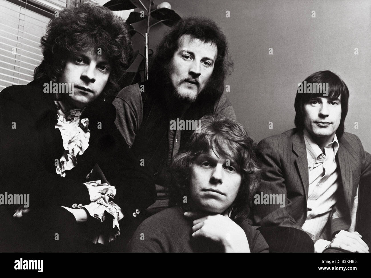 IDLE RACE UK pop group in 1967 with Jeff Lynne at left Stock Photo - Alamy