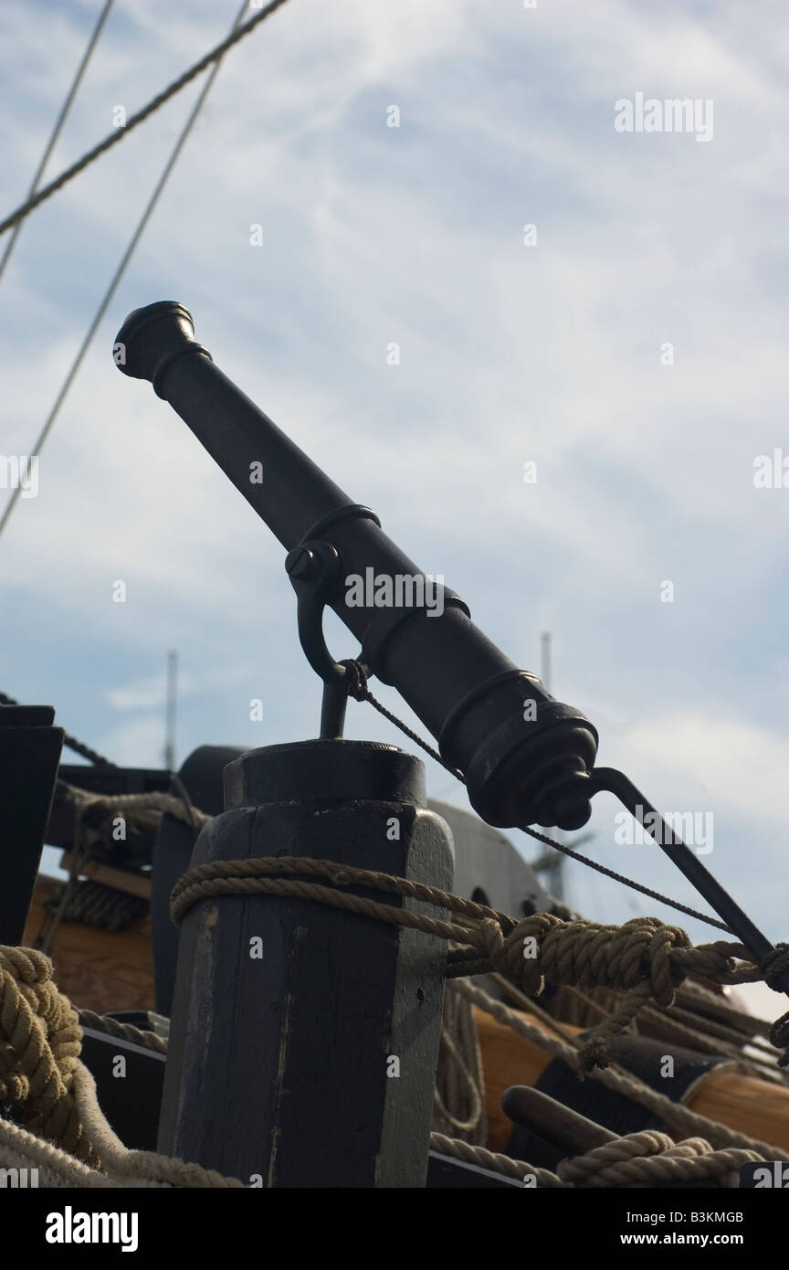 Swivel gun hires stock photography and images Alamy