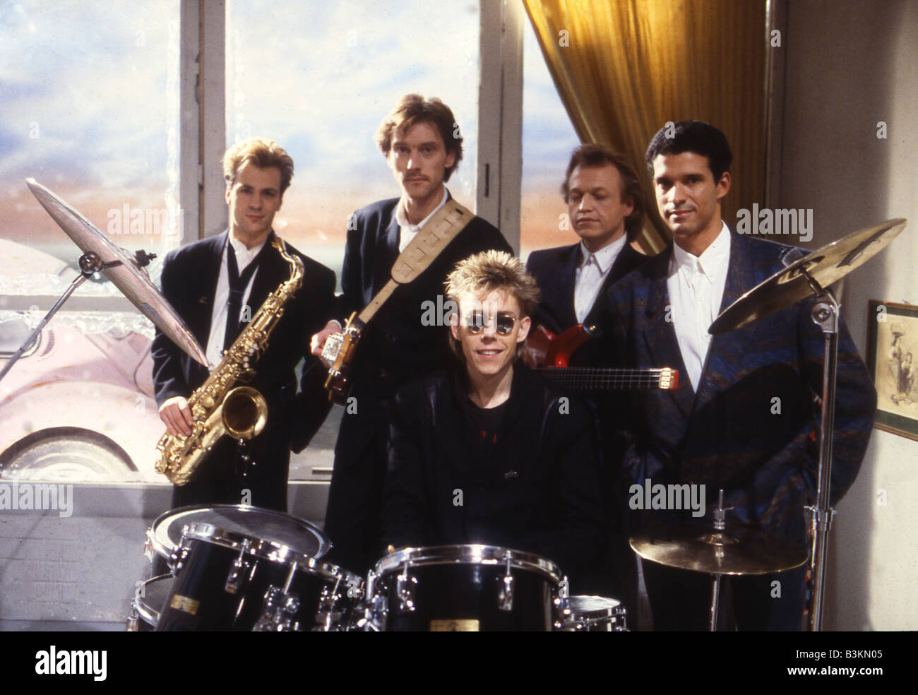 LEVEL 42 UK pop group with Mark King second from right about 1986 Stock