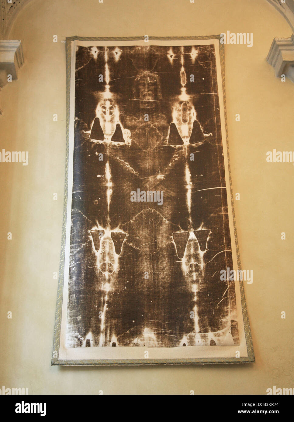 Shroud cloth hi-res stock photography and images - Alamy