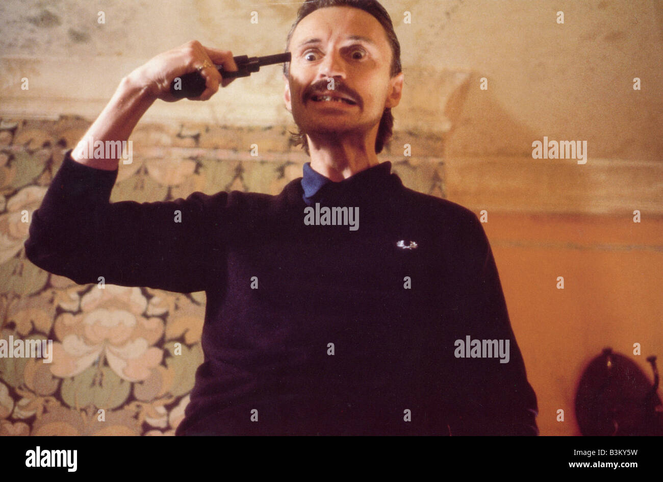 TRAINSPOTTING  1996 Polygram film with  Robert Carlyle as Begbie Stock Photo