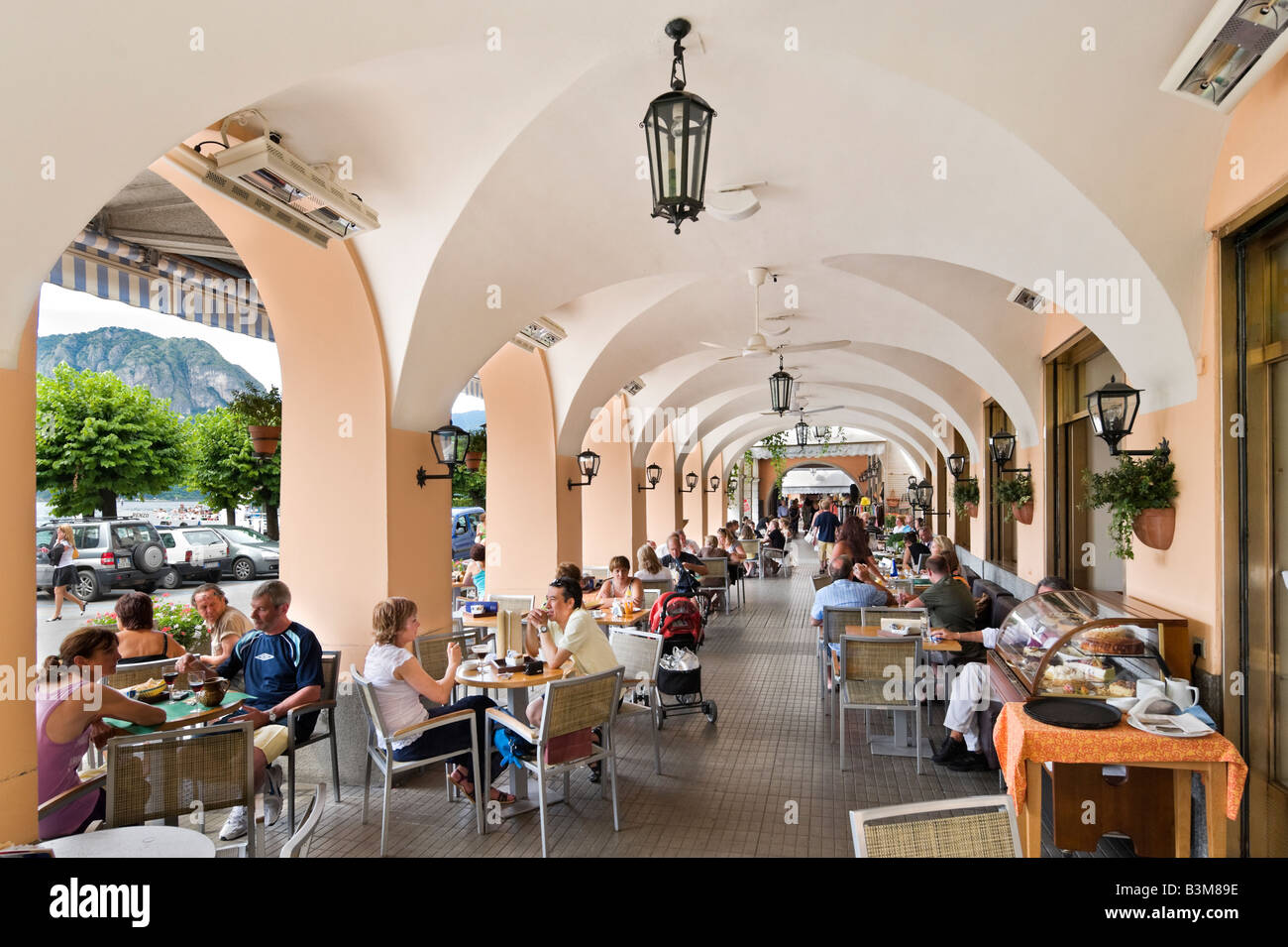 Lakefront Terrace Bar of the Hotel du Lac, Bellagio, Lake Como, Lombardy,  Italy Stock Photo - Alamy