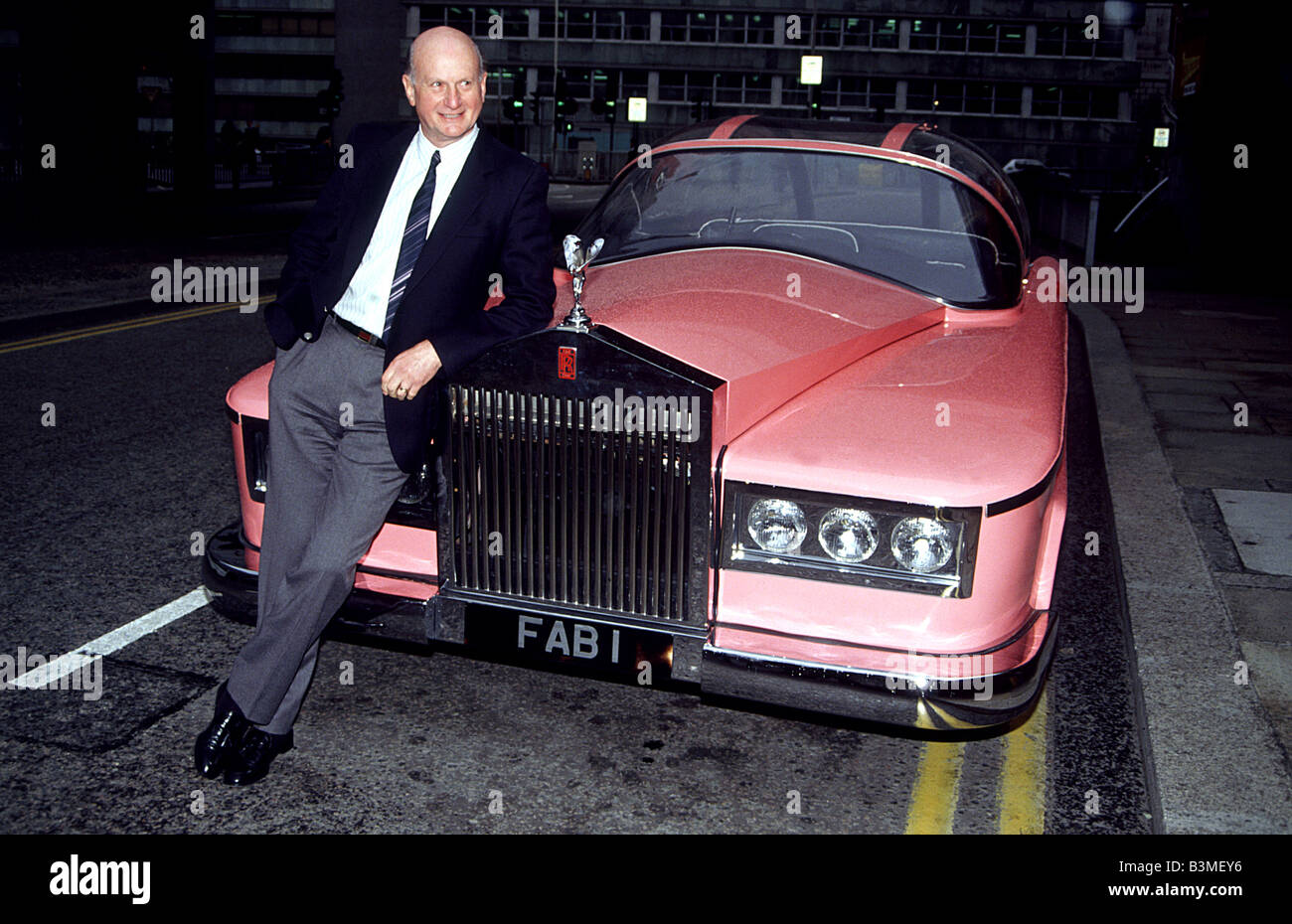 All Pink RollsRoyce Ghost Drops Jaws in China  GTspirit