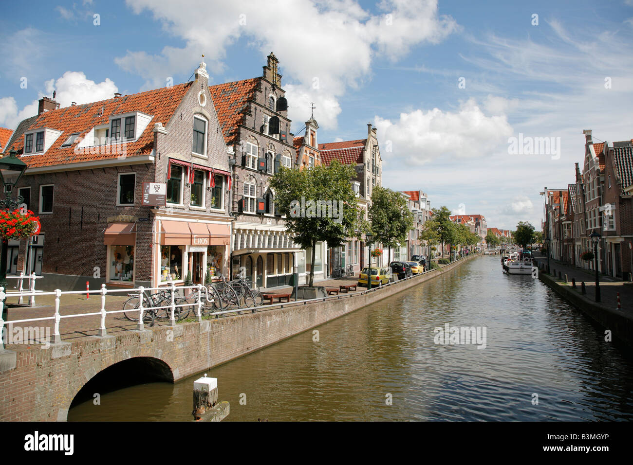 Bridge And Canal Alkmaar Netherlands Holland Stock Photo Alamy bridge-and-canal-alkmaar-netherlands-holland-stock-photo-alamy