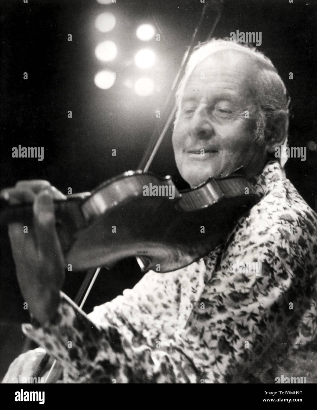 STEPHANE GRAPPELLI French jazz violinist 1908 to 1997 Stock Photo Alamy