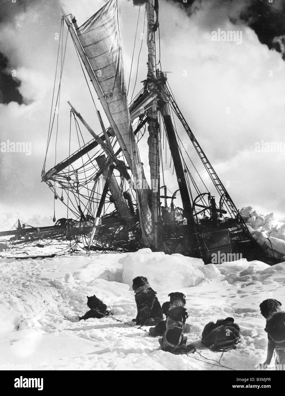 SIE ERNEST SHACKLETON's ship The Endurance is finally crushed by ice in May 1914. Photo:  Frank Hurley Stock Photo