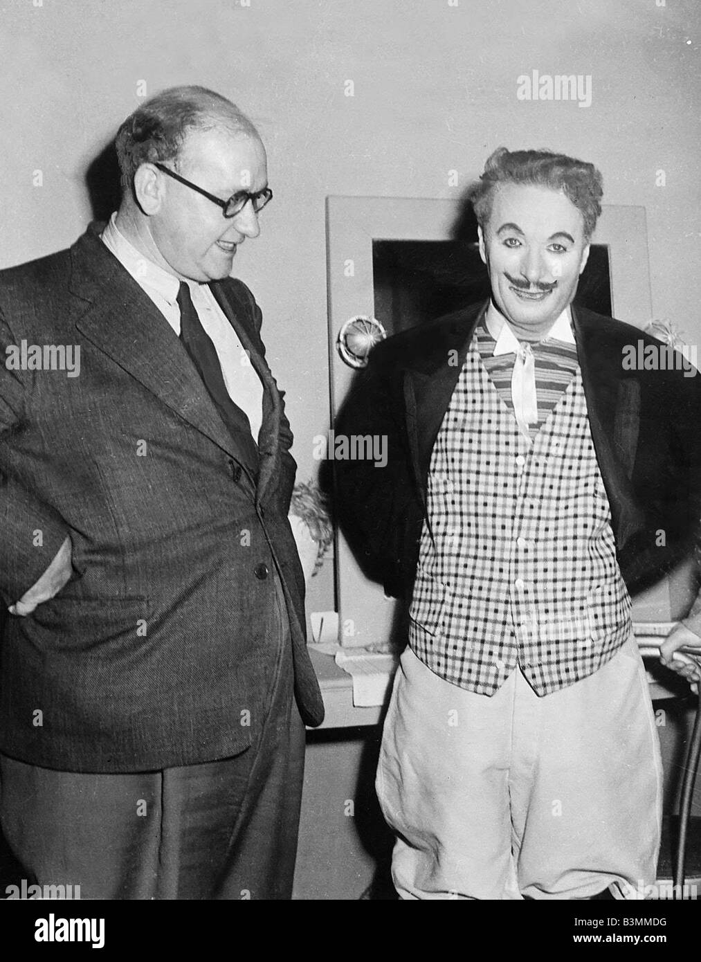 Charlie Chaplin and William Connor cassandra Mirrorpix Stock Photo Alamy