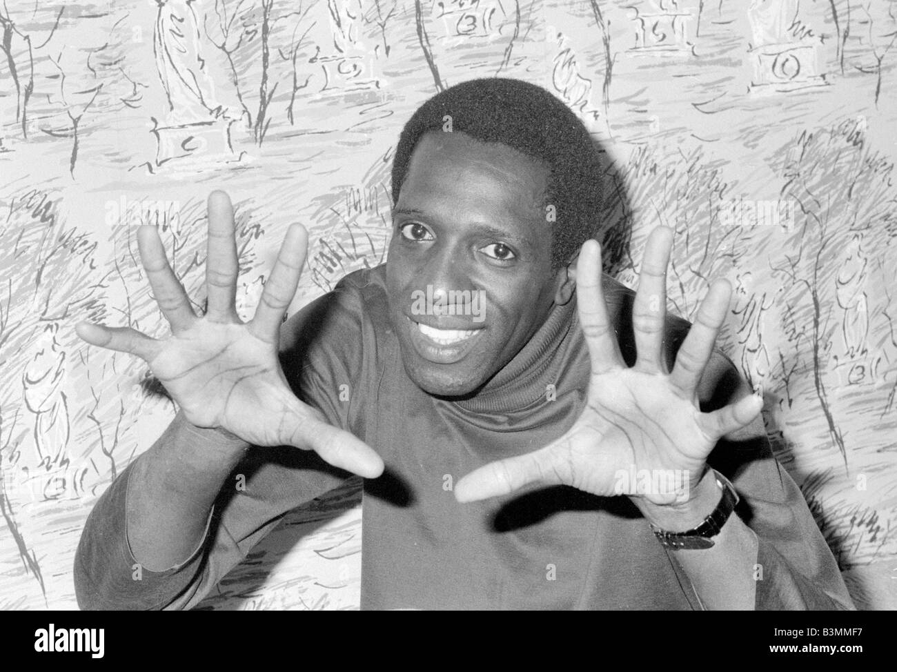 Meadowlark Lemon in his London hotel room during the Harlem Globe
