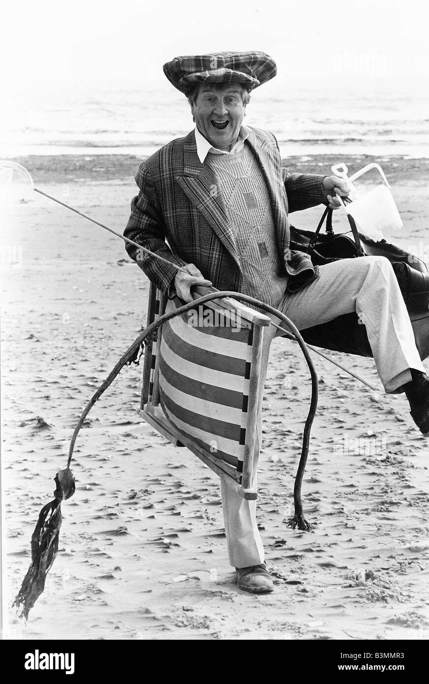 Norman Collier Comedian On The Beach Mirrorpix Stock Photo - Alamy