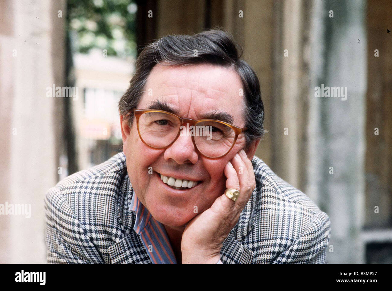 Ronnie corbett hires stock photography and images Alamy