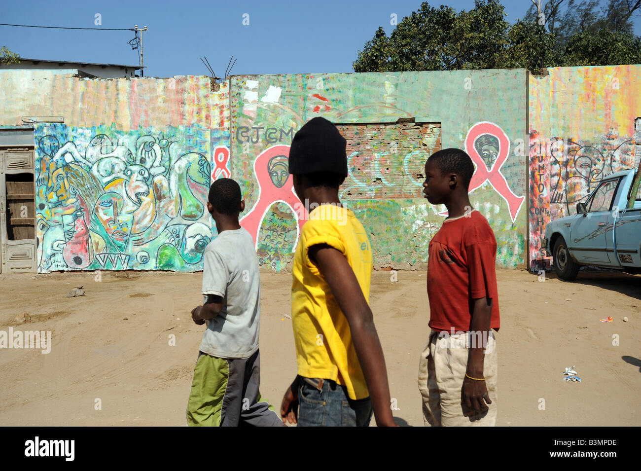 South africa mural graffiti hi-res stock photography and images - Alamy