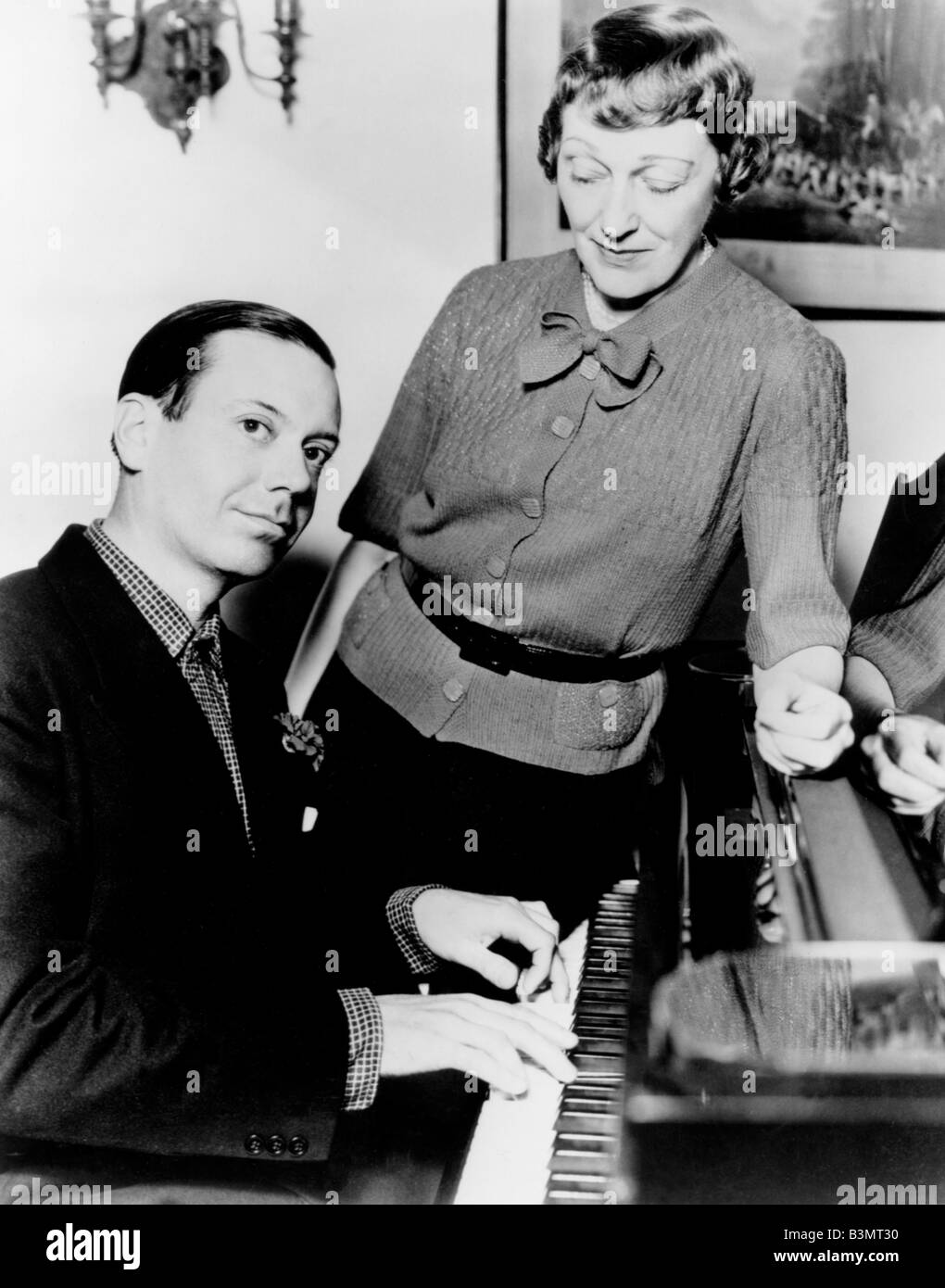 COLE PORTER US composer with his wife Linda Lee Thomas Stock Photo Alamy