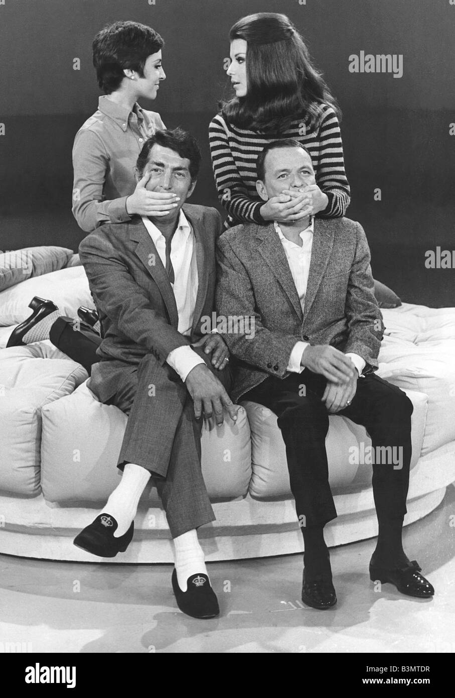 Bing Crosby | Performance: Bing Crosby with Maurice Chevalier and Carol  Lawrence | American Masters | PBS, image size:907x1390