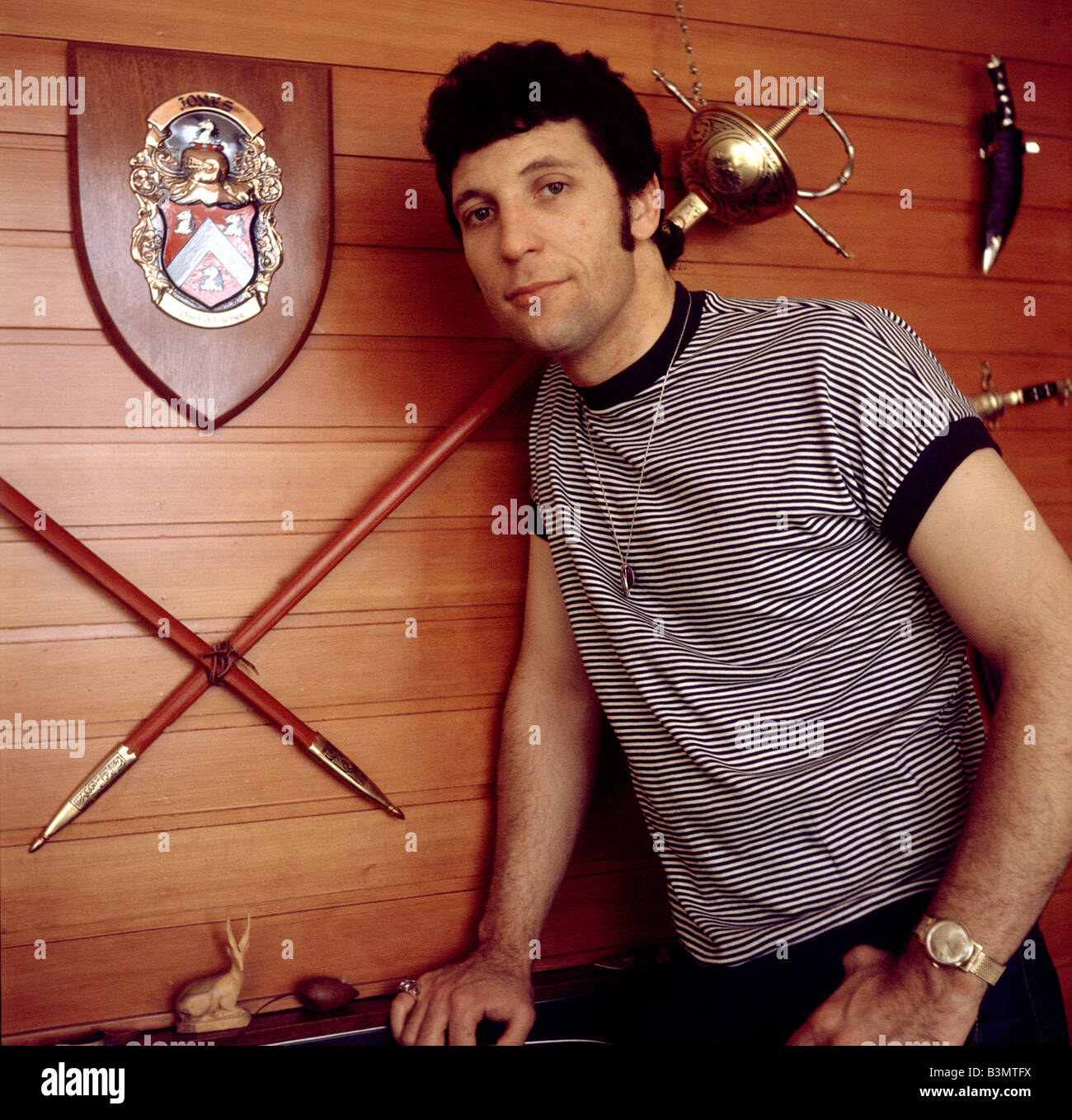 TOM JONES Welsh pop singer at his south London home in 1965 Stock Photo