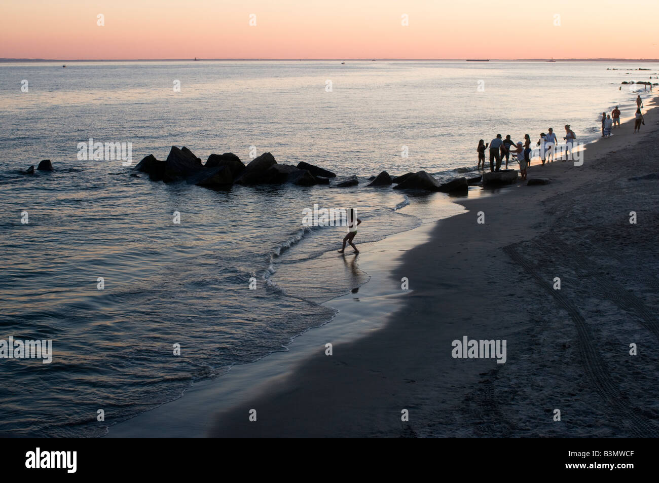 Shore of coney island beach hi-res stock photography and images - Alamy