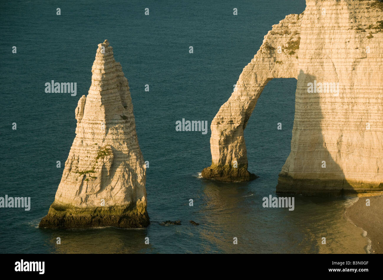 Etretat monet hi-res stock photography and images - Alamy