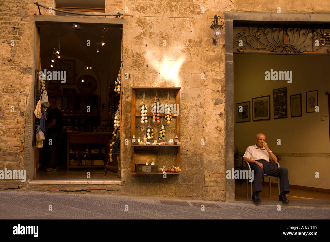 Street Cafe, San Gimignano, Tuscany, Italy Stock Photo