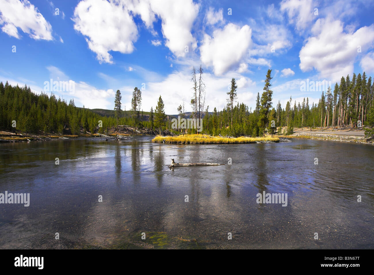 Cloudy sky color water hi-res stock photography and images - Alamy