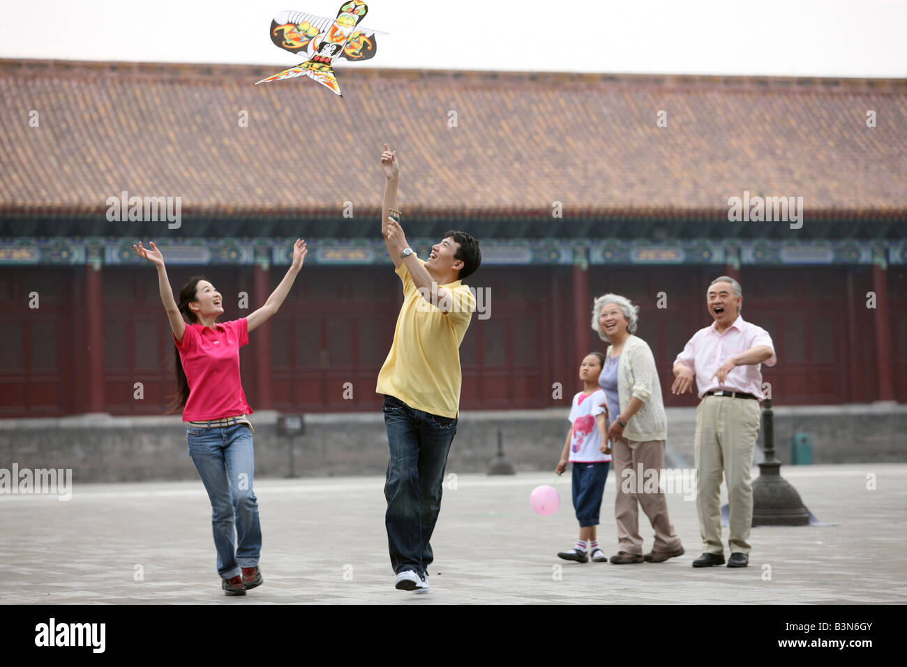 Flying kites in china hires stock photography and images Alamy