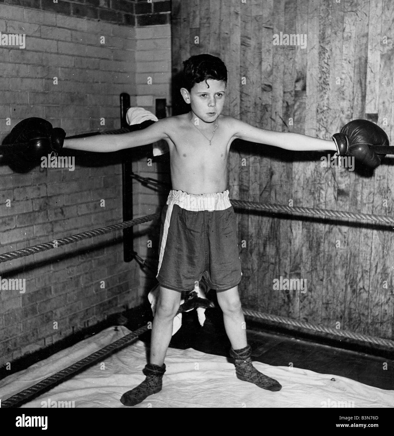LONDON BOYS BOXING CLUB about 1955 Stock Photo