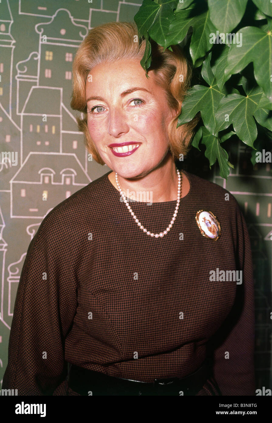 VERA LYNN UK singer about 1967 Stock Photo - Alamy