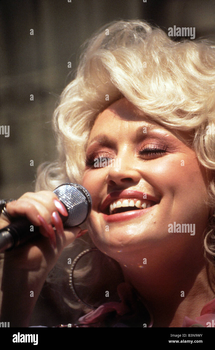 DOLLY PARTON US Country & Western musician and film actress Stock Photo ...