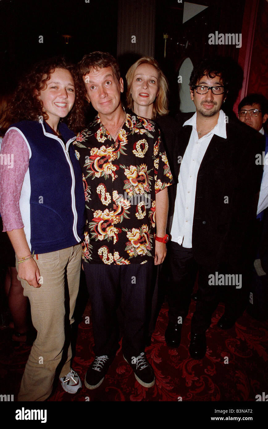 Frank Skinner Comedian TV Presenter September 98 Arriving at the Lyceum theatre in london with David Baddiel and twounknown women to see Comedian Steve Coogan in his stand up show Stock Photo