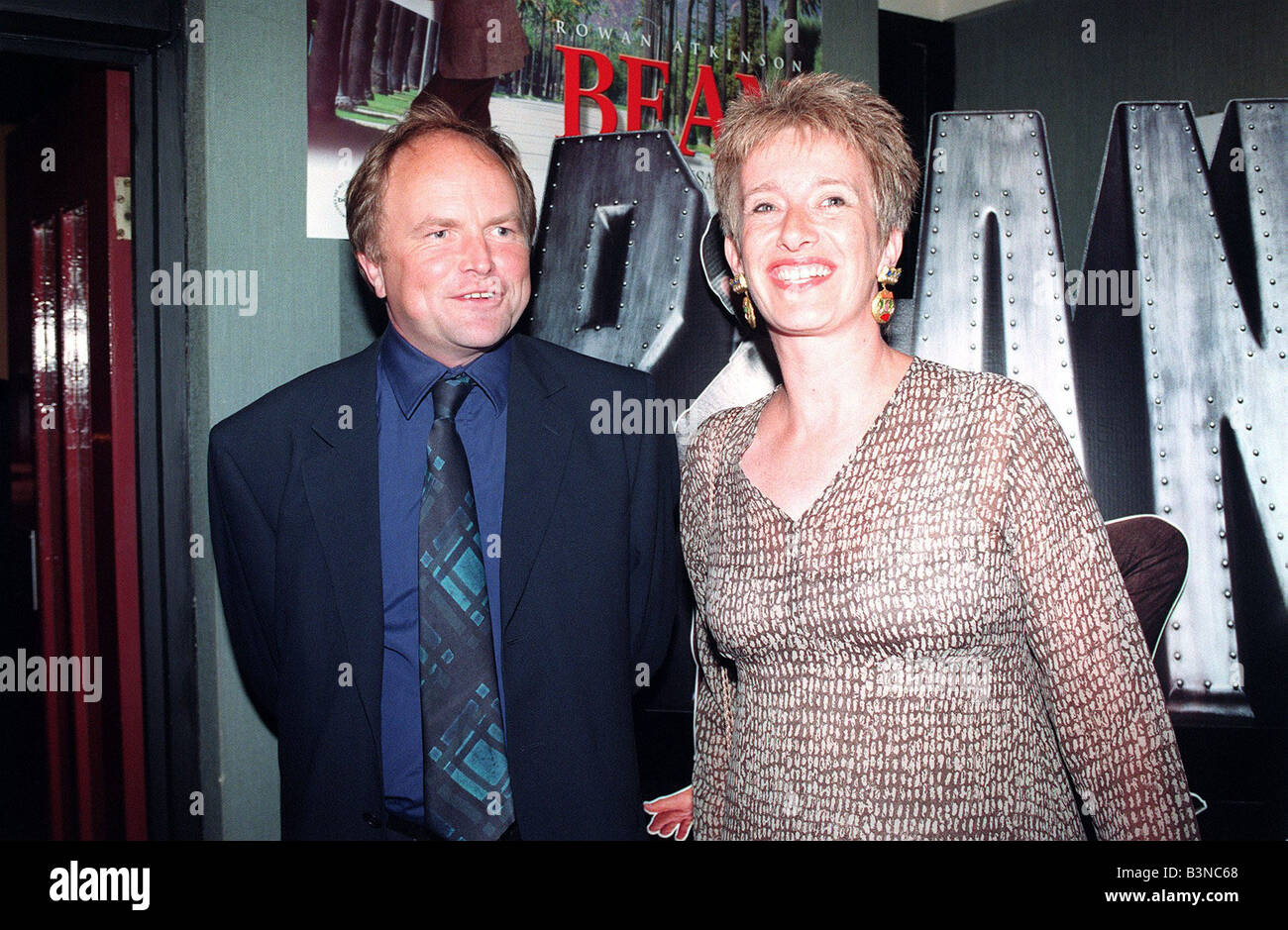 Clive Anderson TV Presenter wife Jane in August 1997 at the film premiere of Mr Bean mirrorpix weby Stock Photo
