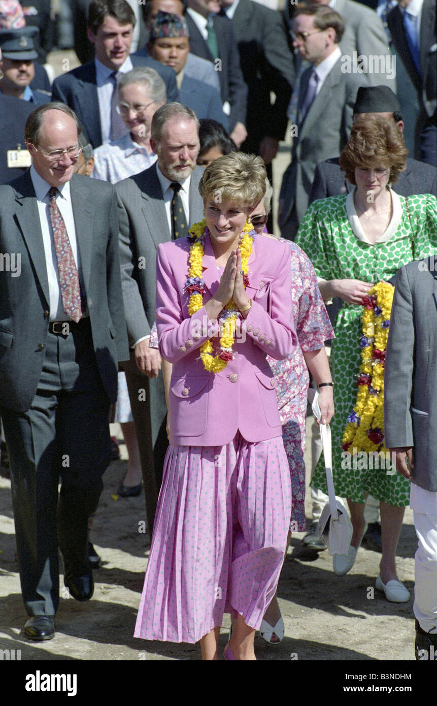 princess diana indian dress PRINCESS DIANA'S INDIAN MOGUL GOWN Princess Diana News Blog "All Things Princess Diana"