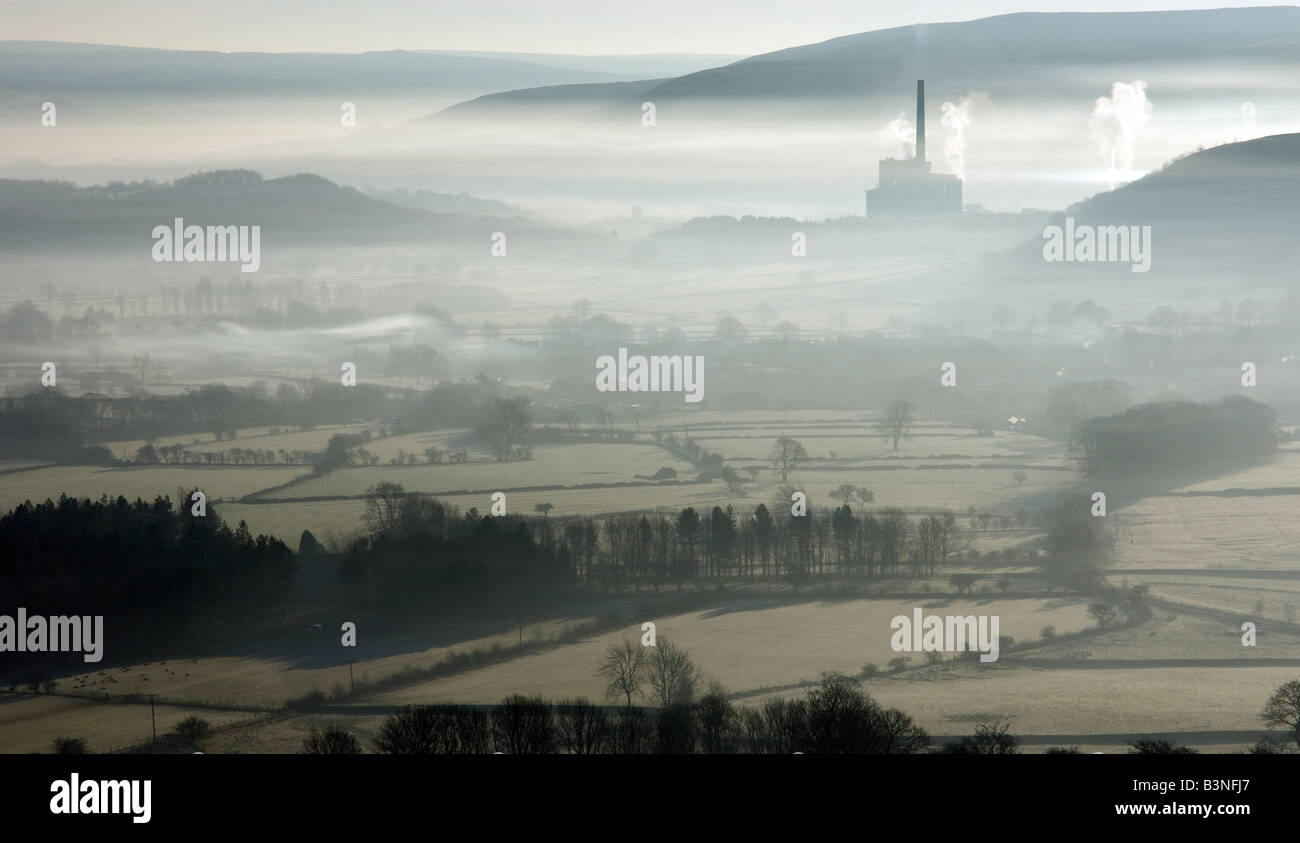 misty morning view towards castleton from mam tor in the english peak district Stock Photo