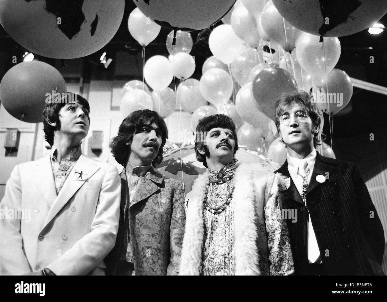 Our world the beatles 1967 hires stock photography and images Alamy