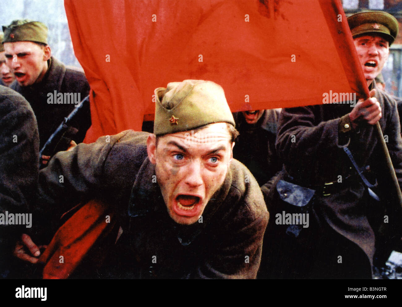 ENEMY AT THE GATES  2001 Pathe/Mandalay film with Jude Law about the Battle of Stalingrad Stock Photo