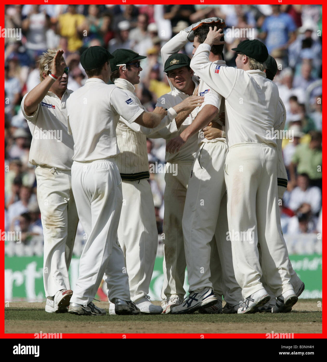 Australian cricket team celebrates wicket of Geraint Jones England V Australia 5th Ashes Test The Oval September 2005 England won the Ashes for the first time in 18 years making cricket history after securing a draw in the fifth test to win at the Oval Stock Photo