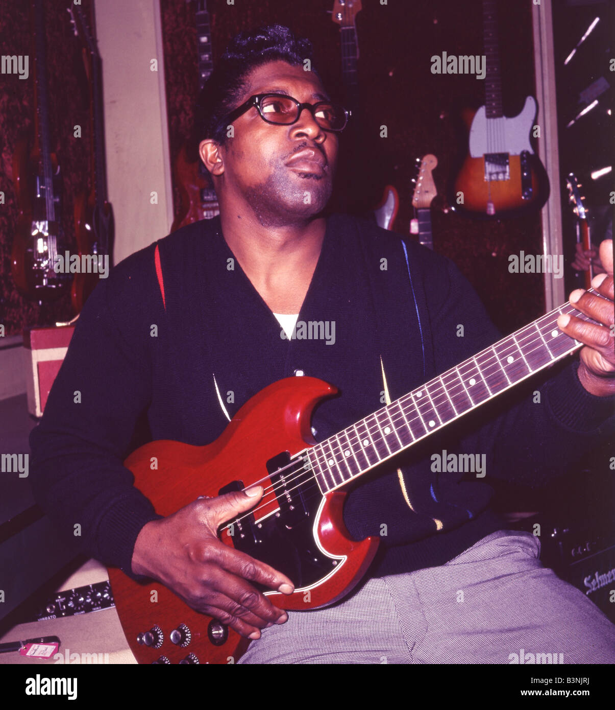 Bo diddley 1965 hires stock photography and images Alamy