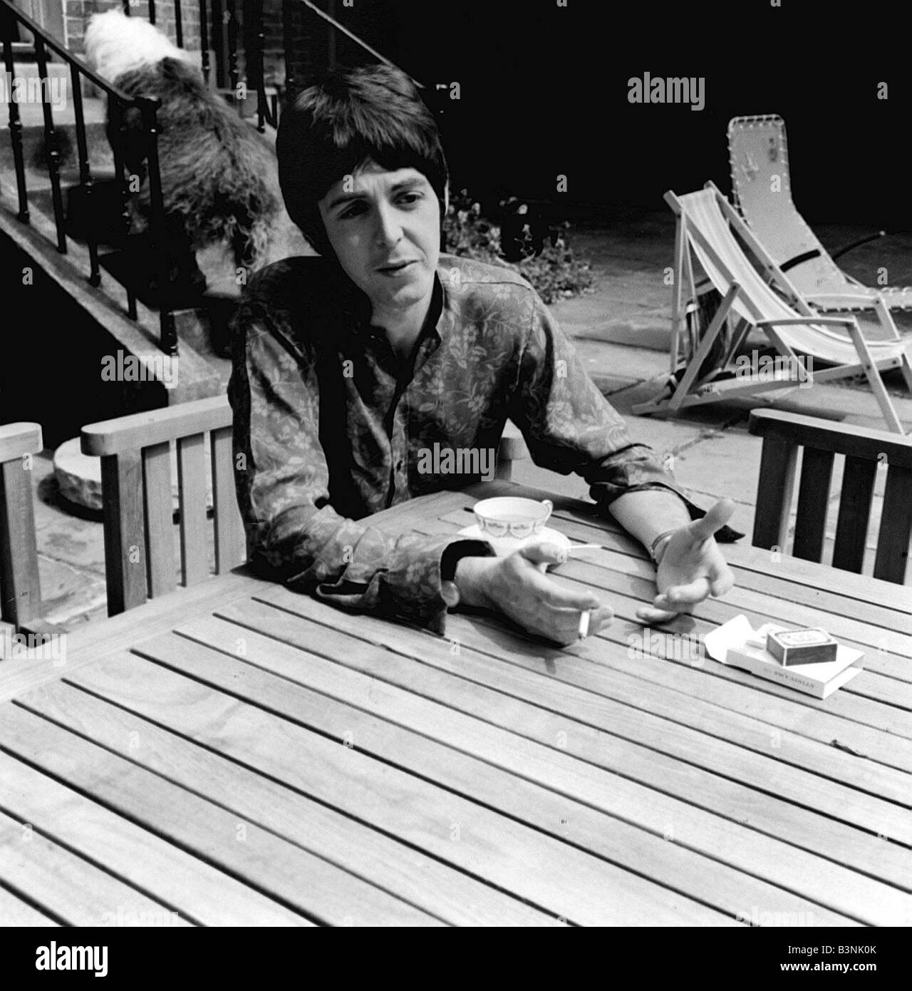 Paul Mccartney 1967 High Resolution Stock Photography and Images - Alamy