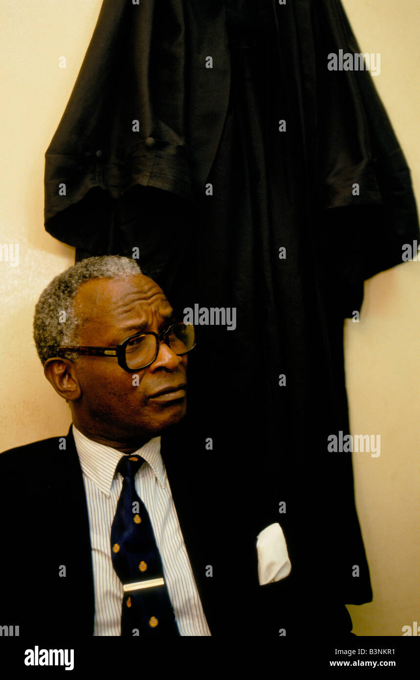 SIERRA LEONE', JUDGE IN HIS CHAMBERS AT THE LAW COURTS, FREETOWN, JULY 1992. Stock Photo